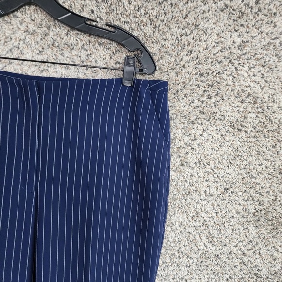 Chico’s navy pinstripe ankle dress pants size 2.5 - Picture 3 of 10